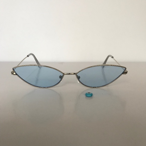 Retro Small Oval Sunglasses - Picture 3 of 3